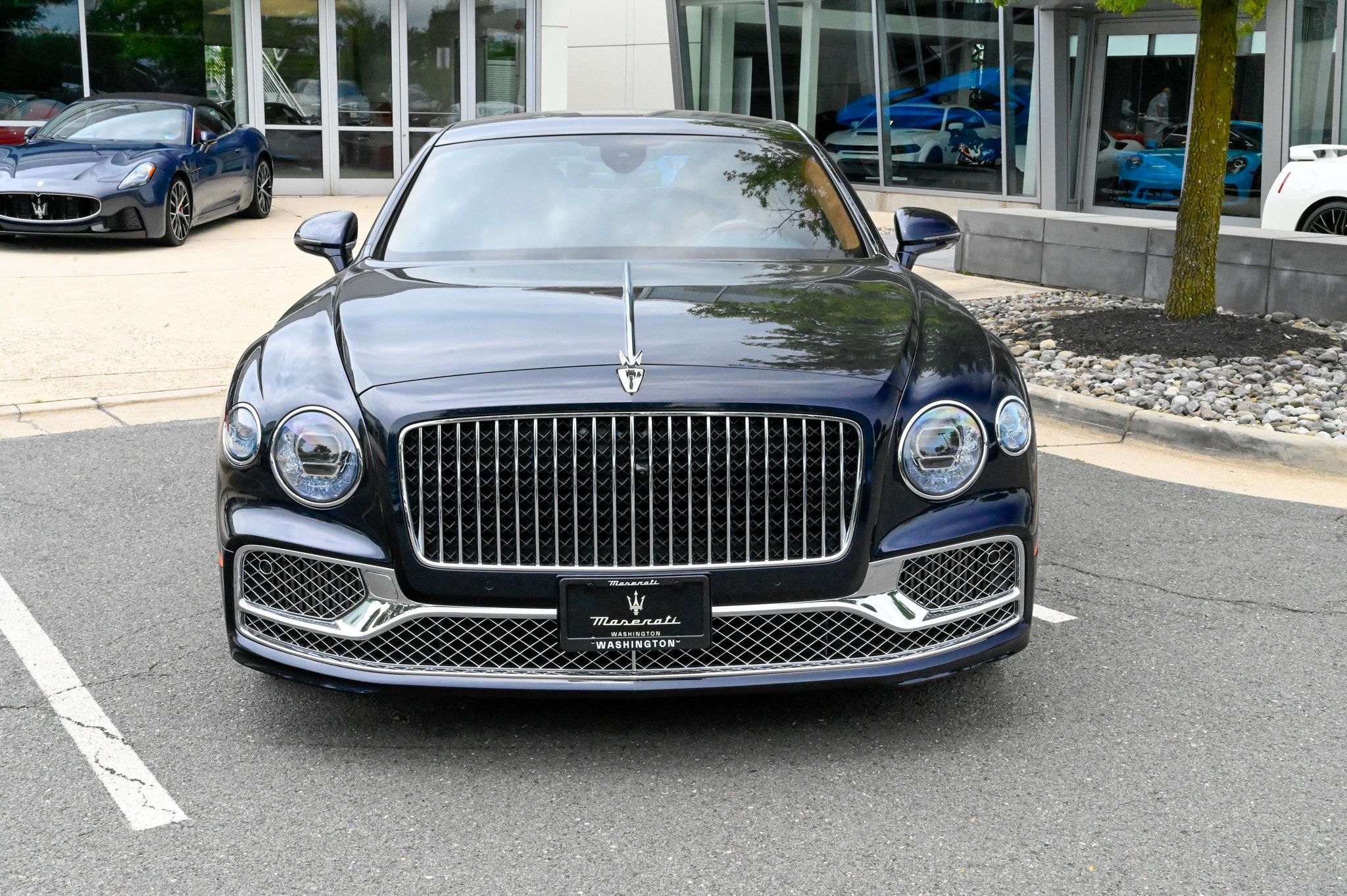 Used 2022 Bentley Flying Spur V8 AWD/4WD image 2