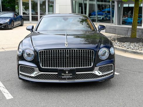 Used 2022 Bentley Flying Spur V8 AWD/4WD image 2