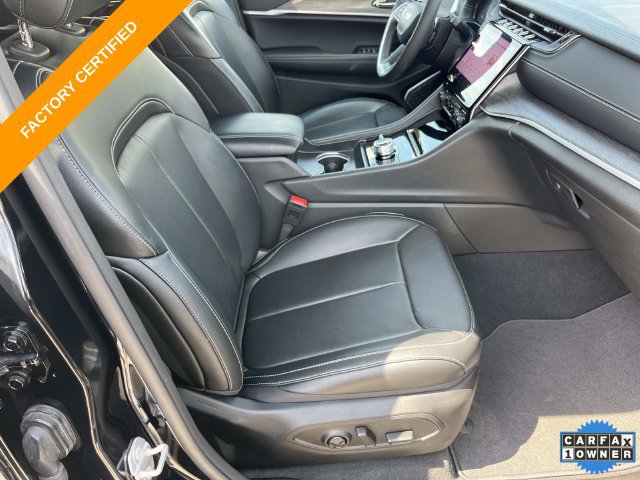 Certified 2025 Jeep Grand Cherokee Limited w/ Luxury Tech Group II AWD/4WD image 22