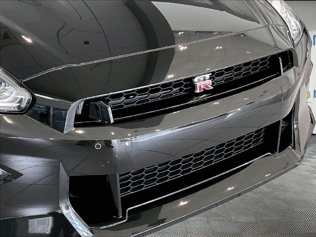 Used 2024 Nissan GT-R Premium w/ Premium Interior Package AWD/4WD image 30