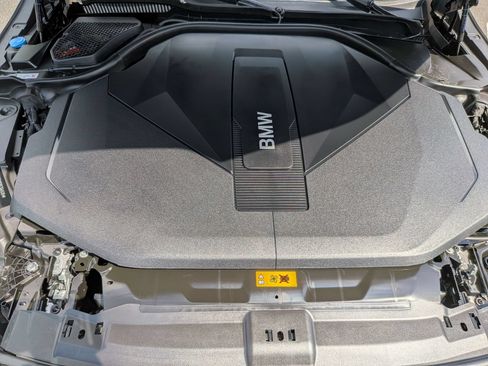 Used 2025 BMW i5 eDrive40i RWD image 42