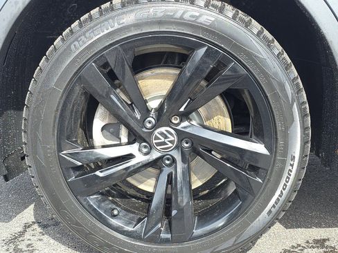Used 2023 Volkswagen Tiguan SE R-Line image 25