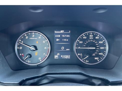 Used 2025 Subaru Outback Premium image 39