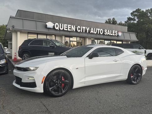 Used 2022 Chevrolet Camaro SS RWD image 2