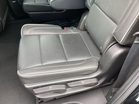 Used 2024 Chevrolet Tahoe Premier image 16