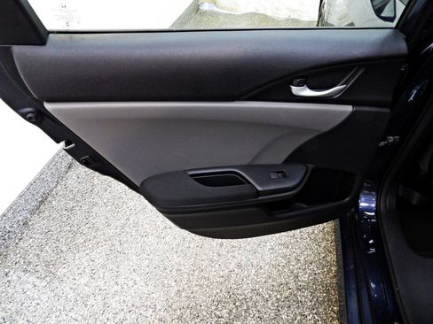 Used 2016 Honda Civic EX image 9