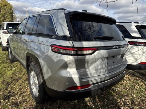 New 2025 Jeep Grand Cherokee Laredo X image 4
