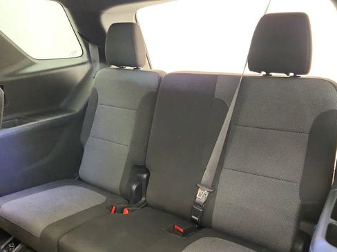 Used 2023 Chevrolet Traverse LT FWD image 25
