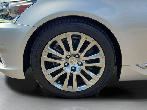 Used 2015 Lexus LS 460 w/ Comfort Package RWD image 7