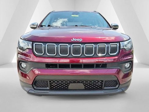 Used 2022 Jeep Compass Latitude AWD/4WD image 2