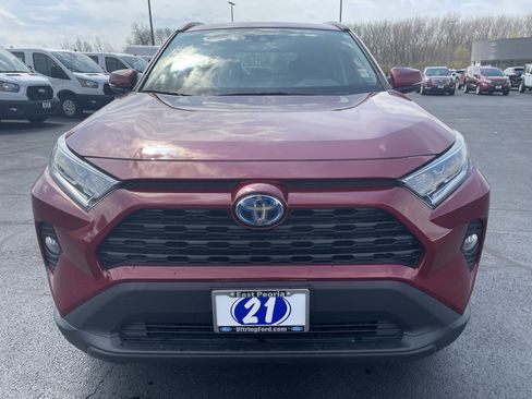 Used 2021 Toyota RAV4 XLE w/ XLE Grade Weather Package image 16