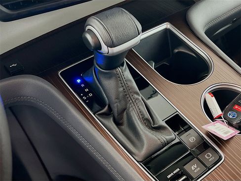 Certified 2024 Toyota Sienna XLE image 16