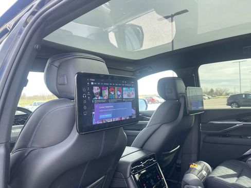 Used 2025 Cadillac Escalade IQ Sport 1 w/ Smart Trailering package image 28