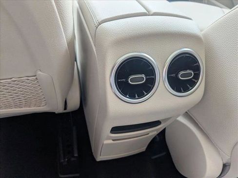 Certified 2022 Mercedes-Benz GLB 250 image 18