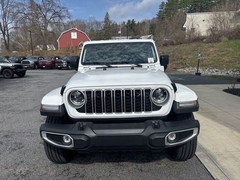 Used 2025 Jeep Wrangler Unlimited Sahara w/ Safety Group image 2