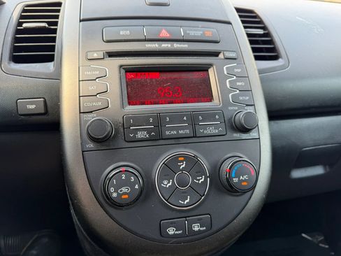 Used 2013 Kia Soul + image 25