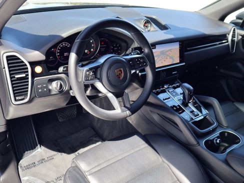 Certified 2023 Porsche Cayenne Platinum Edition AWD/4WD image 4