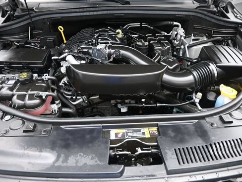 Used 2025 Dodge Durango GT AWD/4WD image 38