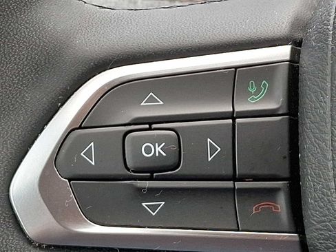Used 2023 Jeep Compass Latitude AWD/4WD image 21