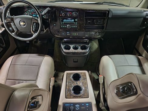 Used 2015 Chevrolet Express 2500 image 48