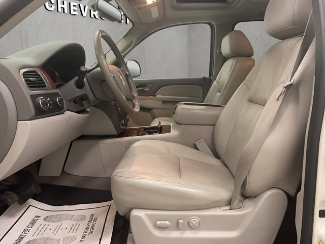 Used 2010 Chevrolet Avalanche LTZ AWD/4WD image 8