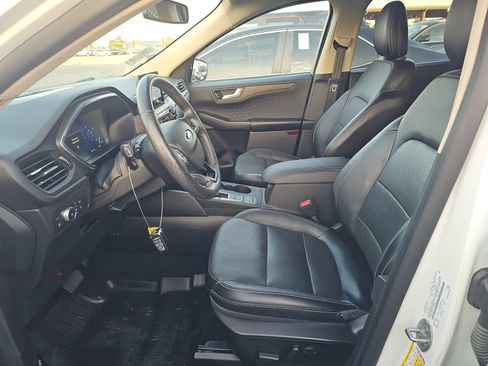 Used 2020 Ford Escape Titanium w/ Titanium Premium Package 2.0 AWD/4WD image 5