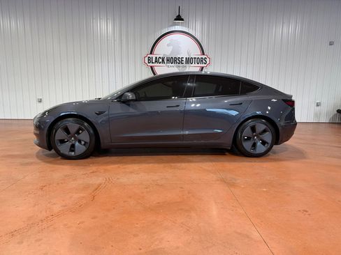 Used 2021 Tesla Model 3 image 2