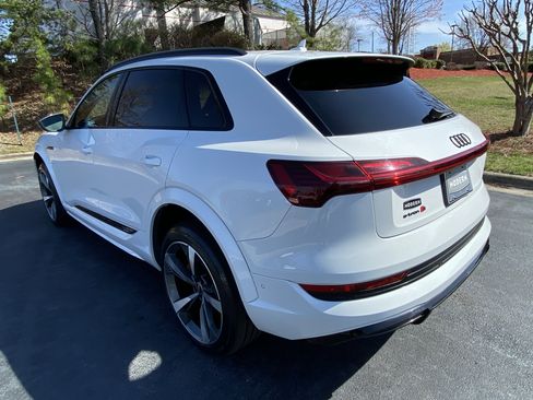 Used 2022 Audi e-tron S Premium Plus image 6