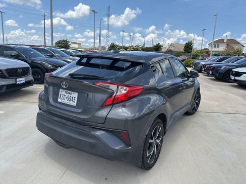 Used 2018 Toyota C-HR XLE FWD image 10