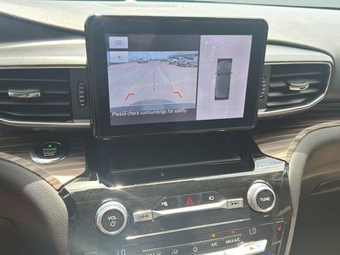 Certified 2021 Ford Explorer Limited w/ Equipment Group 301A RWD image 27