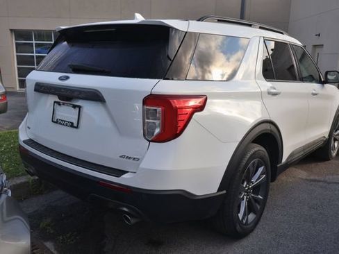 Used 2023 Ford Explorer XLT w/ Equipment Group 202A AWD/4WD image 4