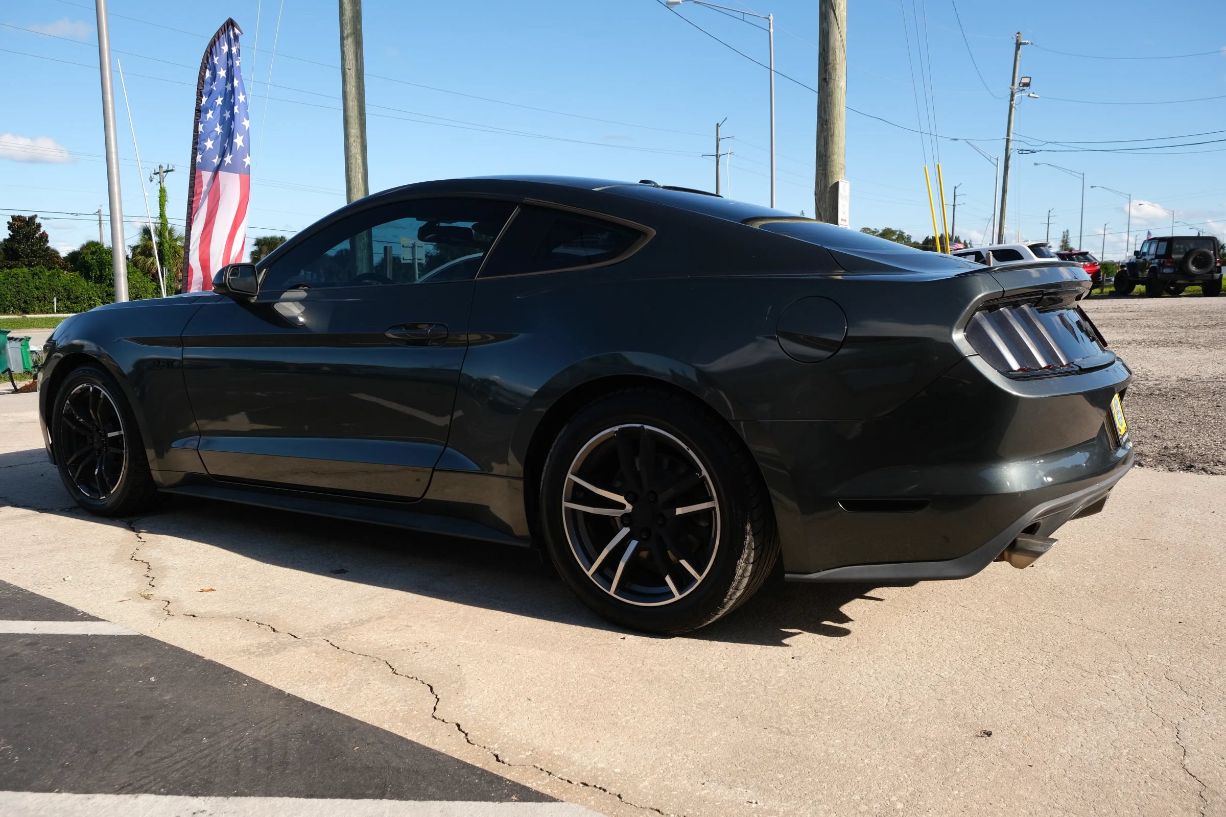 Used 2015 Ford Mustang Premium RWD image 7