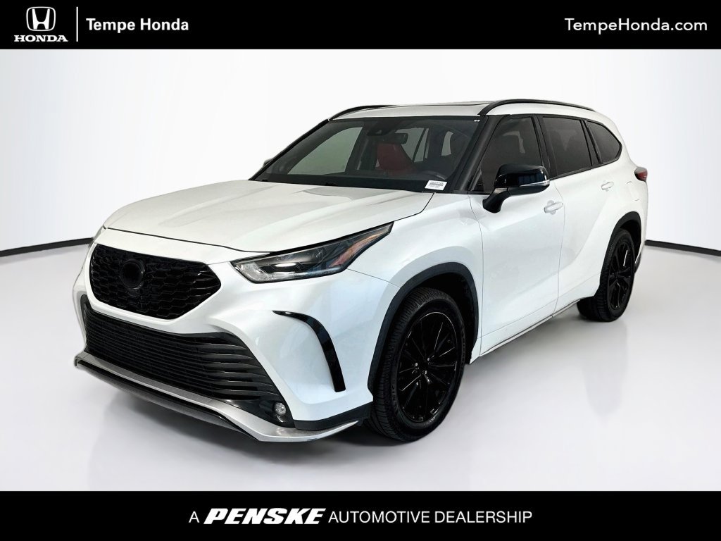 Used 2022 Toyota Highlander XSE FWD image 1