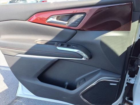 Used 2024 Chevrolet Traverse RS w/ LPO, Floor Liner Package image 16