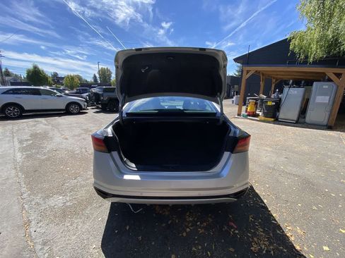 Used 2024 Nissan Altima 2.5 SV FWD image 30