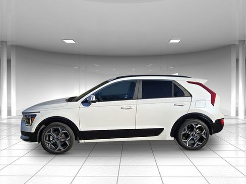 Used 2023 Kia Niro EX Touring image 5