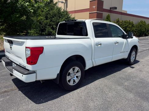 Used 2018 Nissan Titan SV w/ SV Convenience Package AWD/4WD image 8