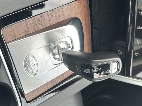 Used 2023 Land Rover Discovery Sport SE R-Dynamic image 27