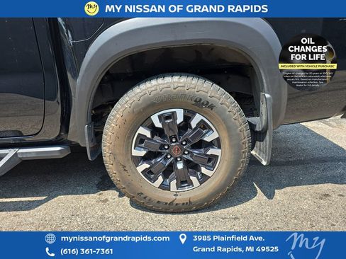Used 2023 Nissan Frontier PRO-4X w/ Pro Convenience Package AWD/4WD image 32