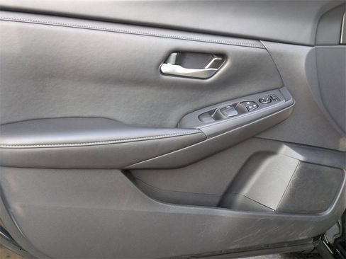 Used 2024 Nissan Sentra SV image 11