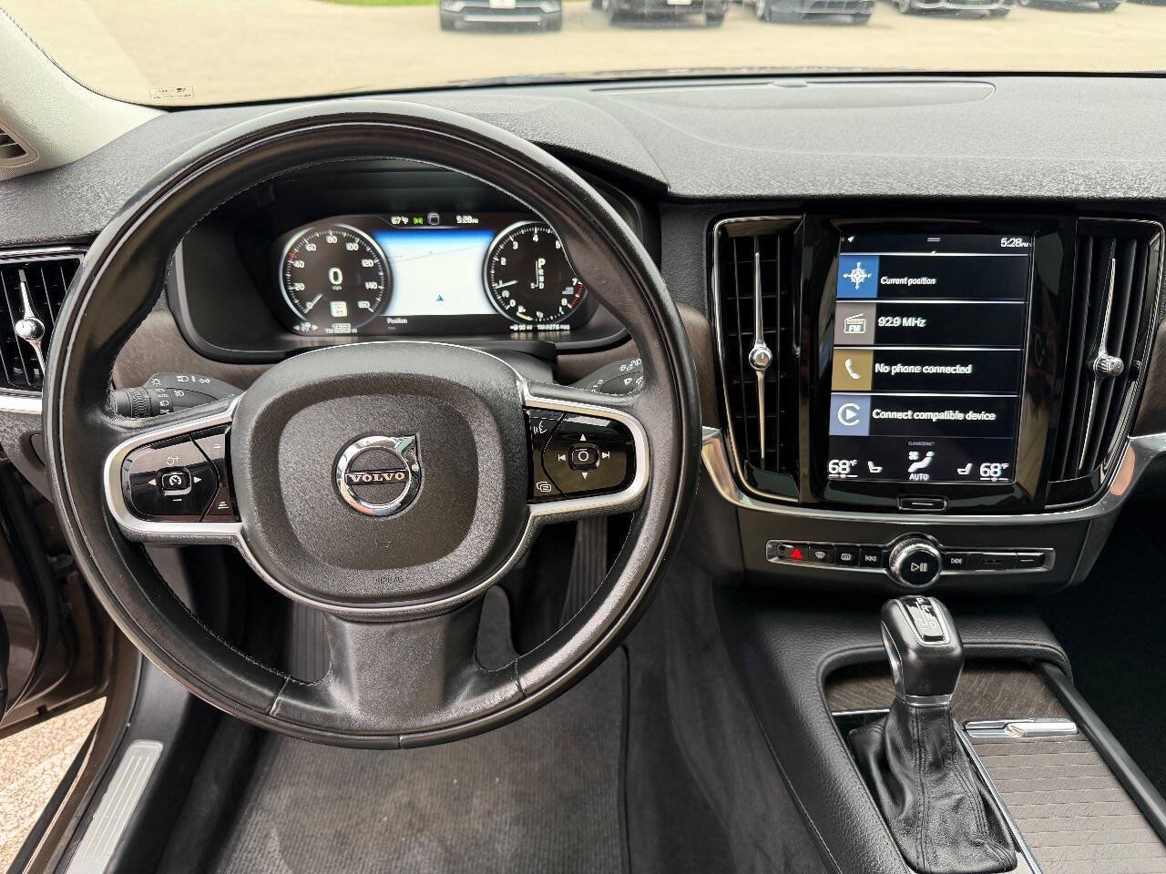 Used 2018 Volvo V90 T6 Cross Country w/ Convenience Package AWD/4WD image 17