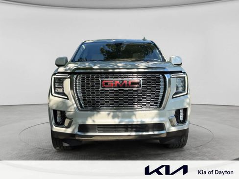 Used 2022 GMC Yukon XL Denali w/ Denali Ultimate Package AWD/4WD image 2