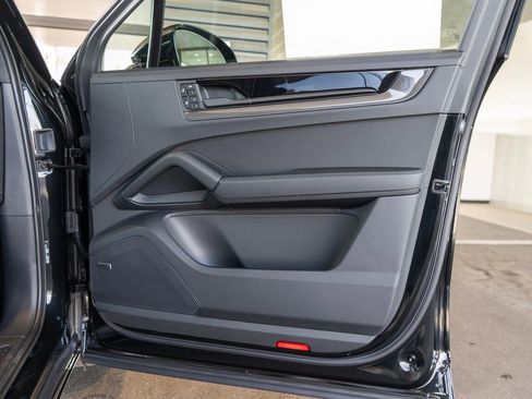 New 2026 Porsche Cayenne GTS image 31