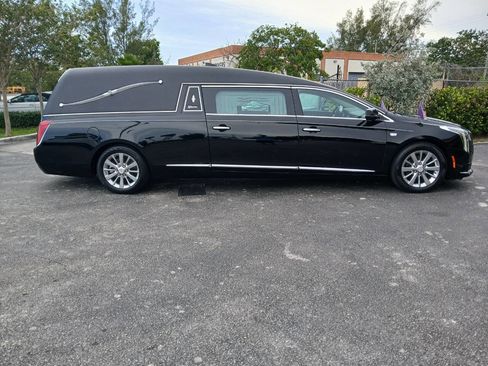 Used 2018 Cadillac XTS image 4