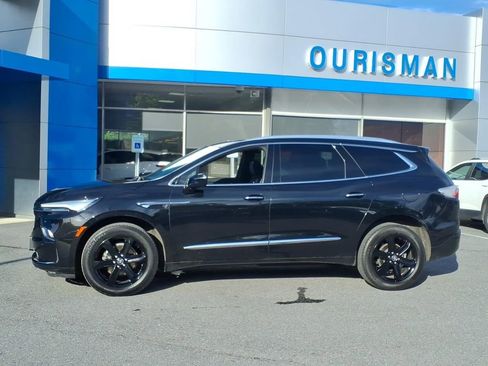 Certified 2024 Buick Enclave Essence w/ Experience Buick Package FWD image 5