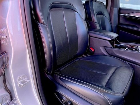 Used 2024 Jeep Grand Cherokee Overland image 25