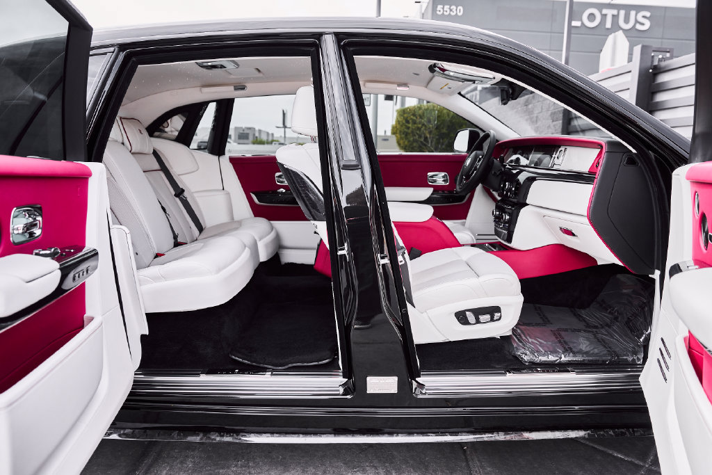 Used 2023 Rolls-Royce Phantom Sedan RWD image 33