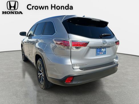 Used 2016 Toyota Highlander XLE image 8
