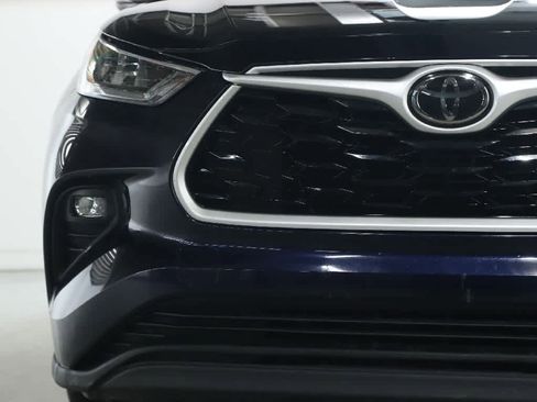 Certified 2020 Toyota Highlander XLE image 6