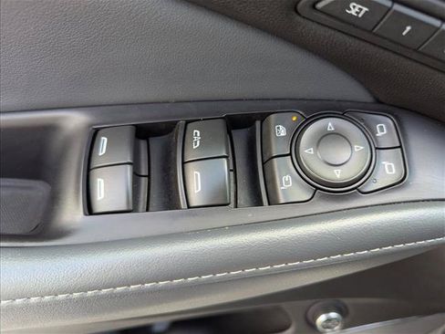 Used 2022 Buick Enclave Premium AWD/4WD image 10